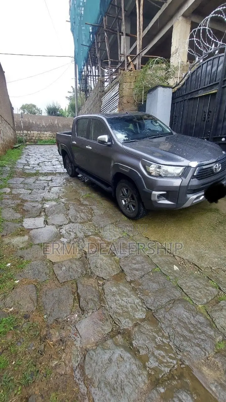 Toyota Hilux Revo Double Cab Deisel 2.4 RWD 2021 Gray