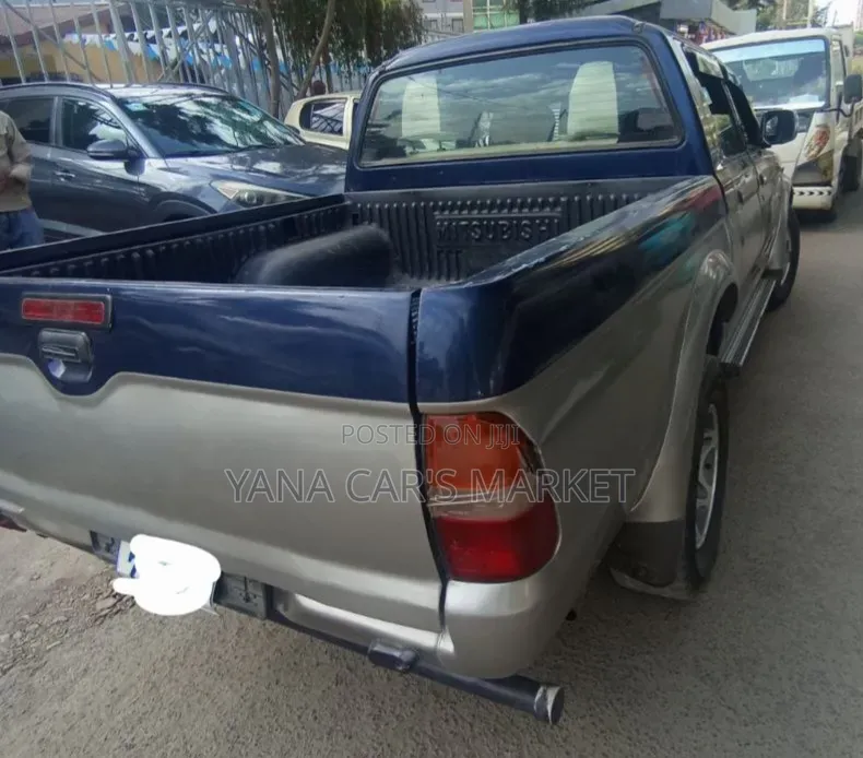 Mitsubishi L200 2002 Blue