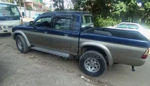 Mitsubishi L200 2002 Blue