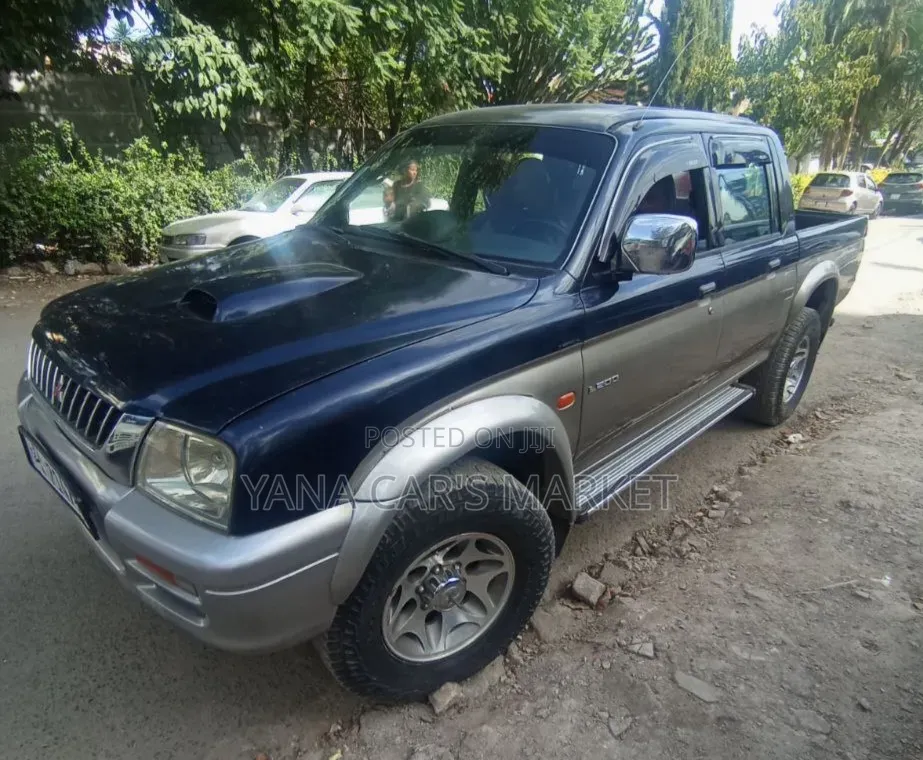 Mitsubishi L200 2002 Blue