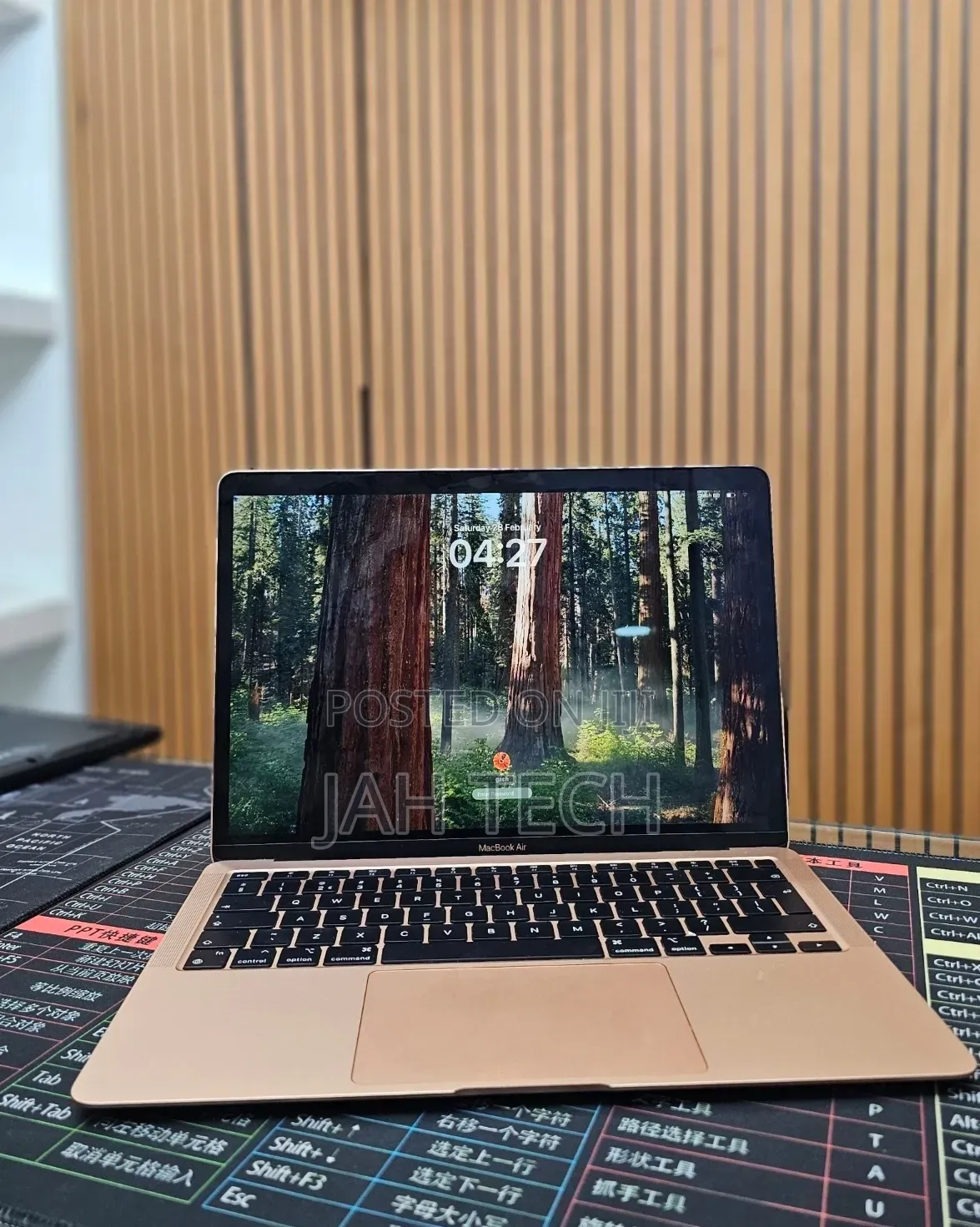 New Laptop Apple MacBook Air 2020 M1 8GB Apple M1 SSD 256GB