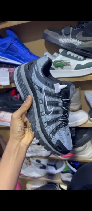 Nike P-600