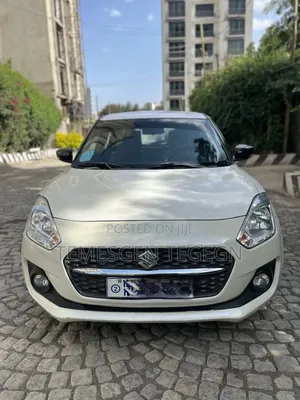 Suzuki Swift 2022 White