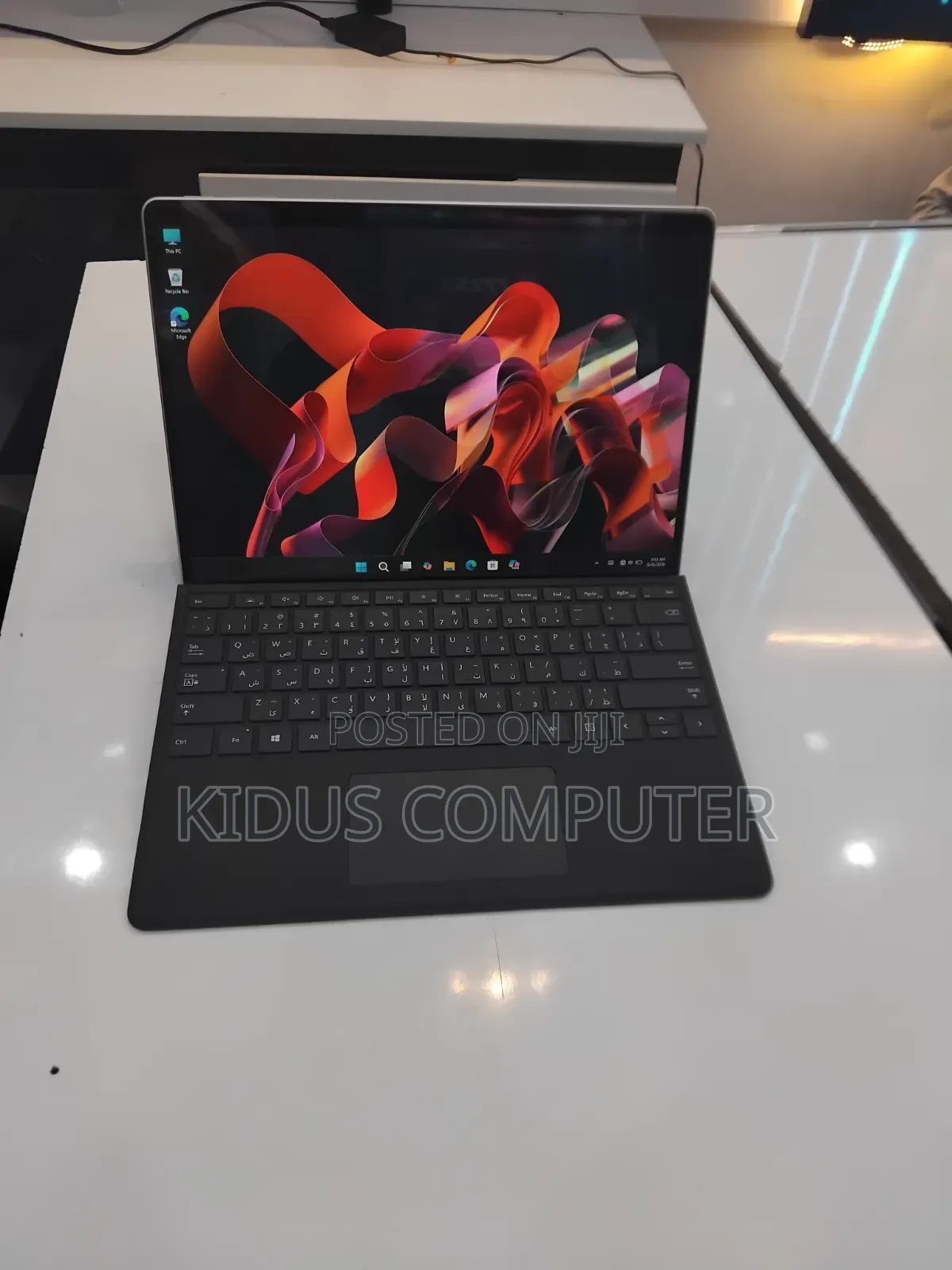 New Laptop Microsoft Surface 16GB Intel Core i7 SSD 512GB