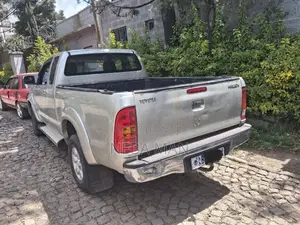 Toyota Hilux 2006 Silver