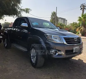 Toyota Hilux 2015 Gray