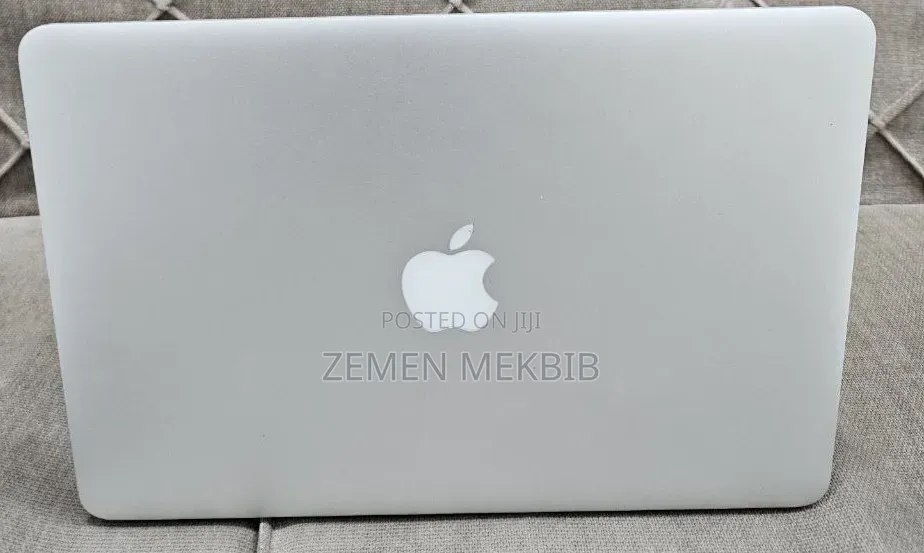 New Laptop Apple MacBook 2015 8GB Intel Core i5 SSD 128GB