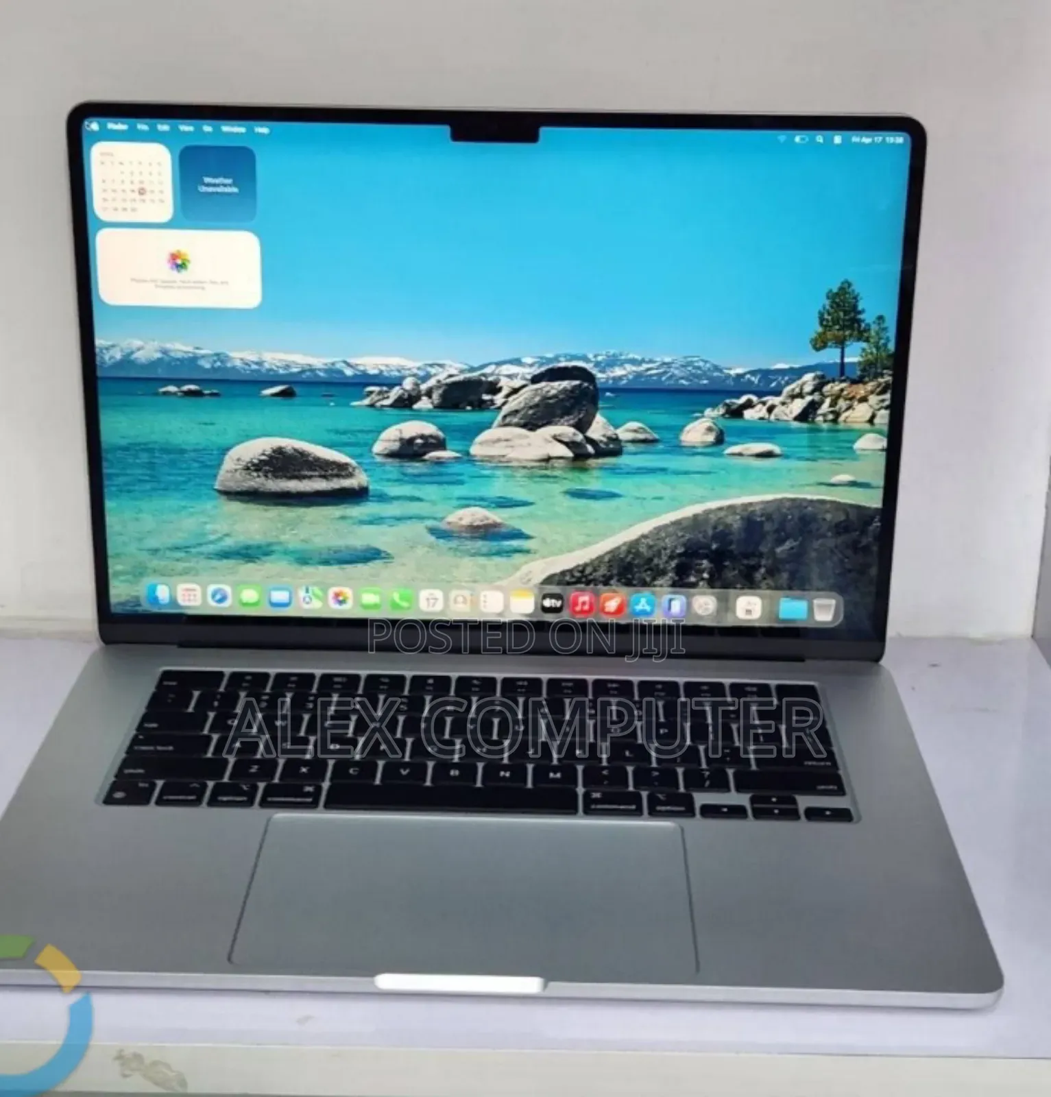 New Apple MacBook Air 2024 M3 15-inch 24GB Apple M3 Pro SSD 512GB