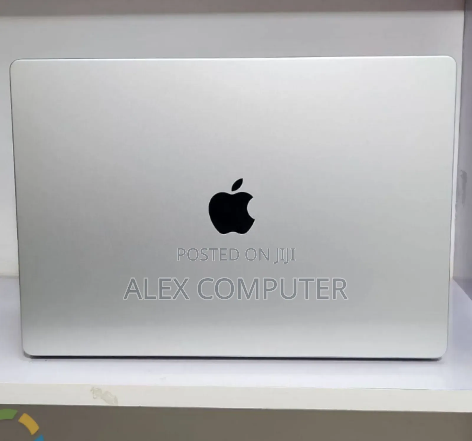 New Apple MacBook Air 2024 M3 15-inch 24GB Apple M3 Pro SSD 512GB