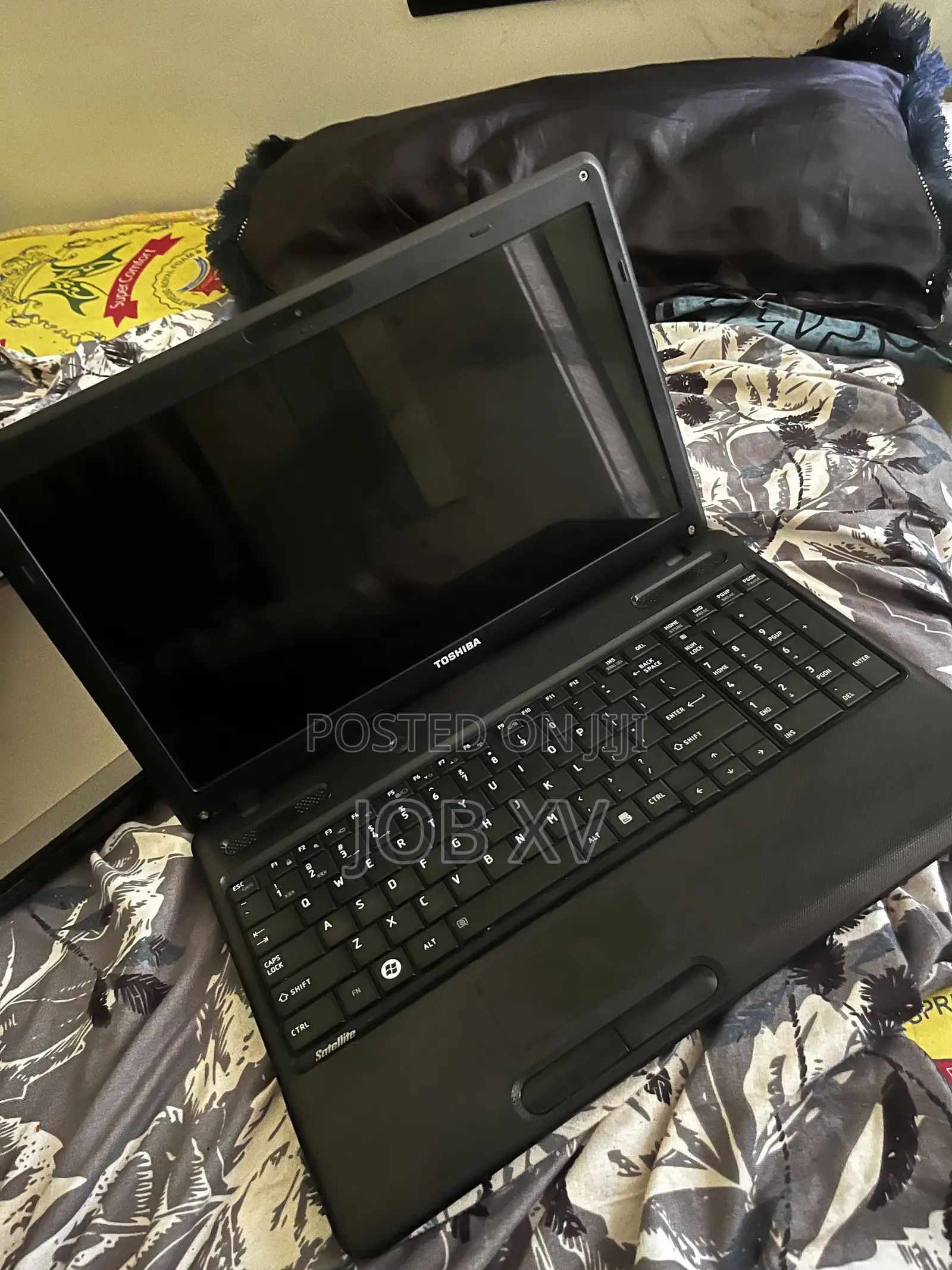 Laptop Toshiba Satellite C665 4GB Intel Core i5 HDD 128GB