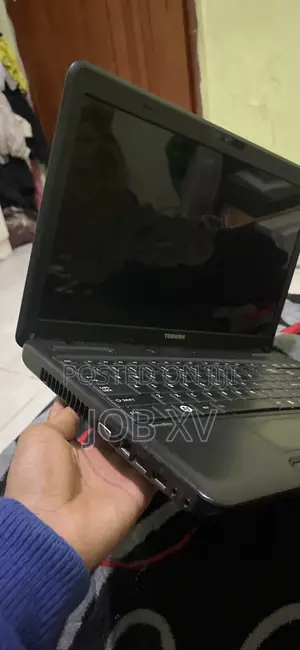 Laptop Toshiba Satellite C665 4GB Intel Core i5 HDD 128GB