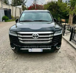 Toyota Land Cruiser 4.5 V8 GX-R 2012 Black