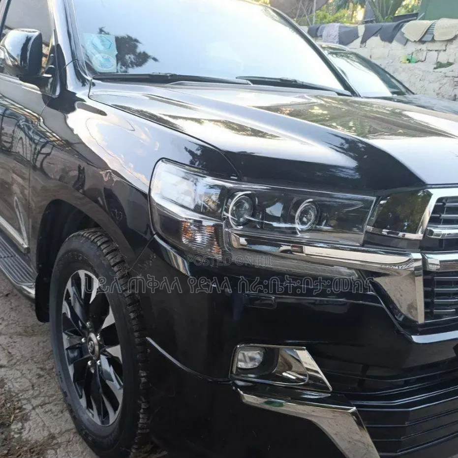 Toyota Land Cruiser 2021 Maroon