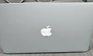 New Laptop Apple MacBook Pro 2015 8GB Intel Core i7 SSD 256GB