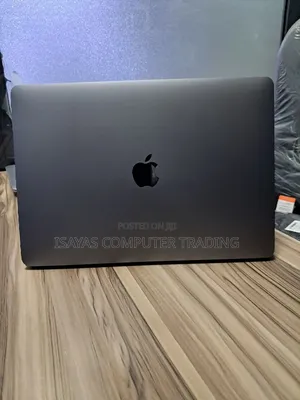 New Laptop Apple MacBook Pro 2017 8GB Intel Core i5 SSD 128GB