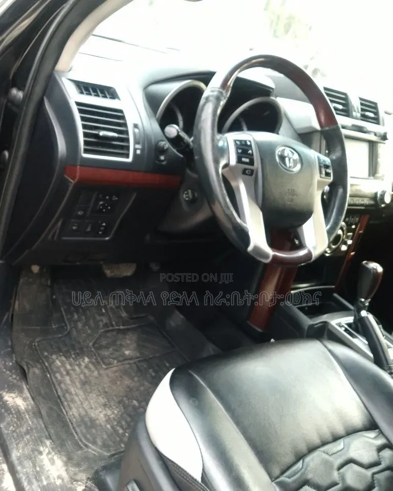 Toyota Land Cruiser Prado 2012 Matt Black