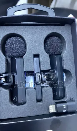 Wireless Lavalier Microphone / Perfect for Video Recording, Interviews