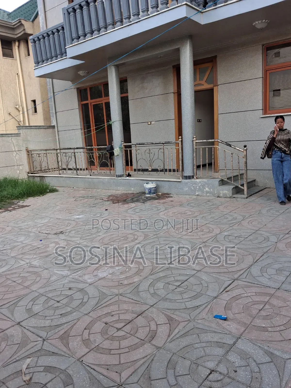 12bdrm House in Bole for sale