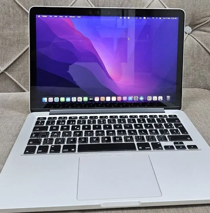 New Laptop Apple MacBook Pro 2015 8GB Intel Core i7 SSD 256GB