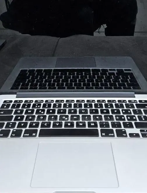 New Laptop Apple MacBook Pro 2015 8GB Intel Core i5 SSD 128GB
