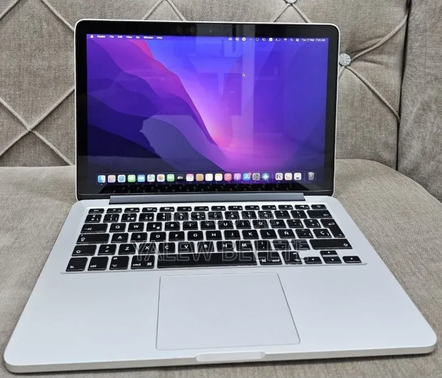 New Laptop Apple MacBook Pro 2015 8GB Intel Core i7 SSD 256GB