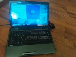 Laptop Toshiba Satellite C850 4GB Intel SSD 256GB