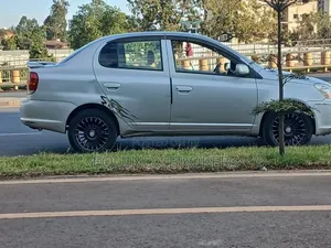 Toyota Platz 2003 Silver
