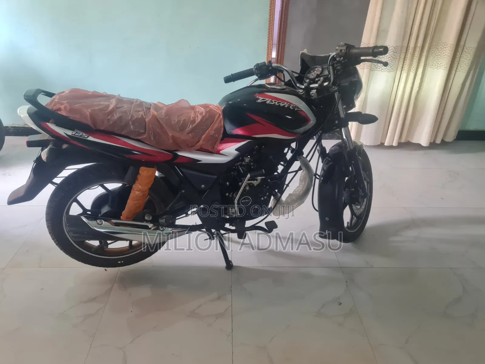Bajaj Discover 125 2024 Black