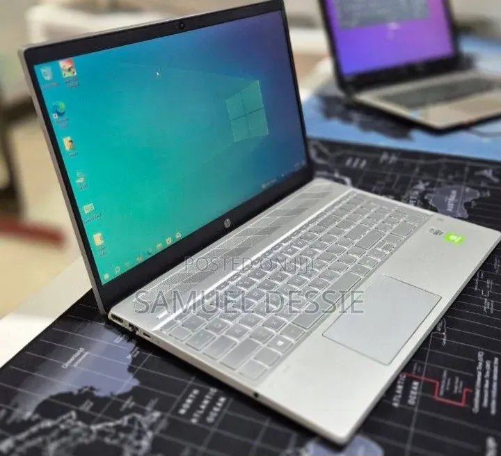 New Laptop HP Pavilion 15 8GB Intel Core i5 SSD 256GB