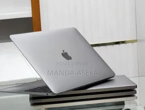New Laptop Apple MacBook Pro 8GB Apple M1 SSD 256GB