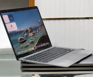 New Laptop Apple MacBook Pro 8GB Apple M1 SSD 256GB