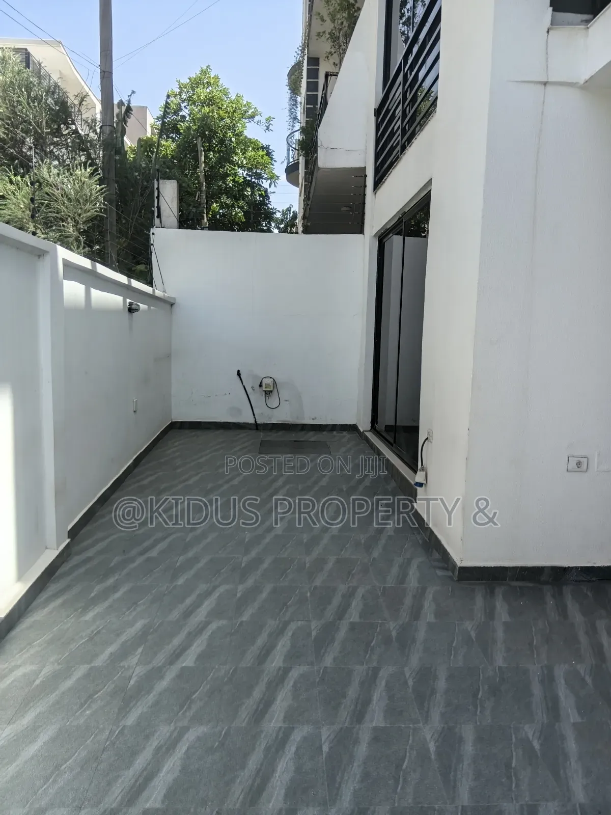7bdrm Townhouse / Terrace in Lebu Medhaniyaleme, Nifas Silk-Lafto