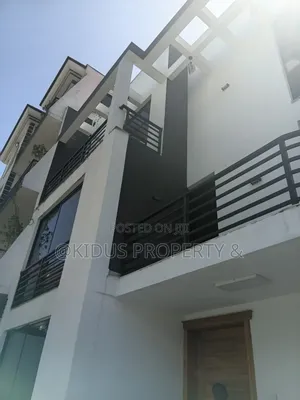 7bdrm Townhouse / Terrace in Lebu Medhaniyaleme, Nifas Silk-Lafto