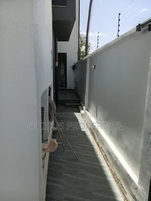7bdrm Townhouse / Terrace in Lebu Medhaniyaleme, Nifas Silk-Lafto