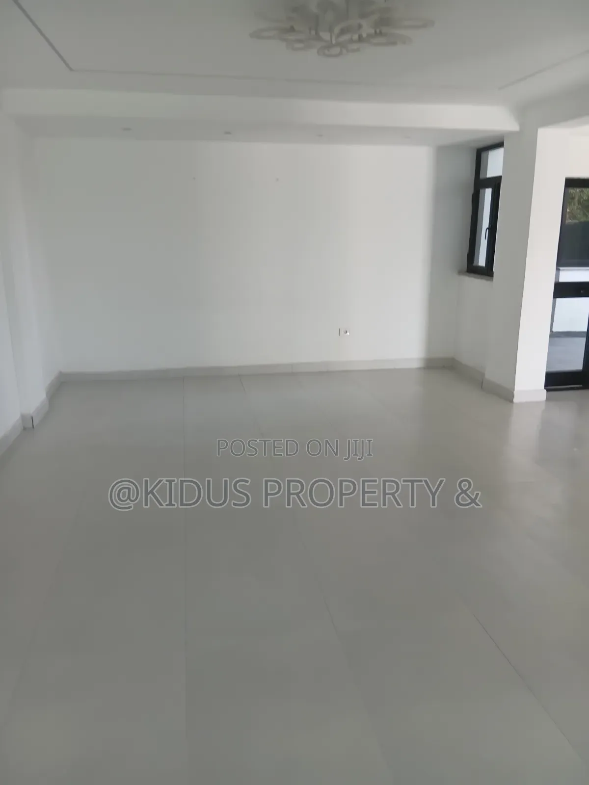 7bdrm Townhouse / Terrace in Lebu Medhaniyaleme, Nifas Silk-Lafto