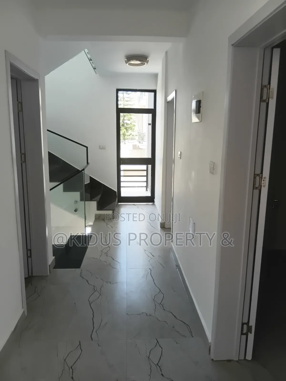 7bdrm Townhouse / Terrace in Lebu Medhaniyaleme, Nifas Silk-Lafto