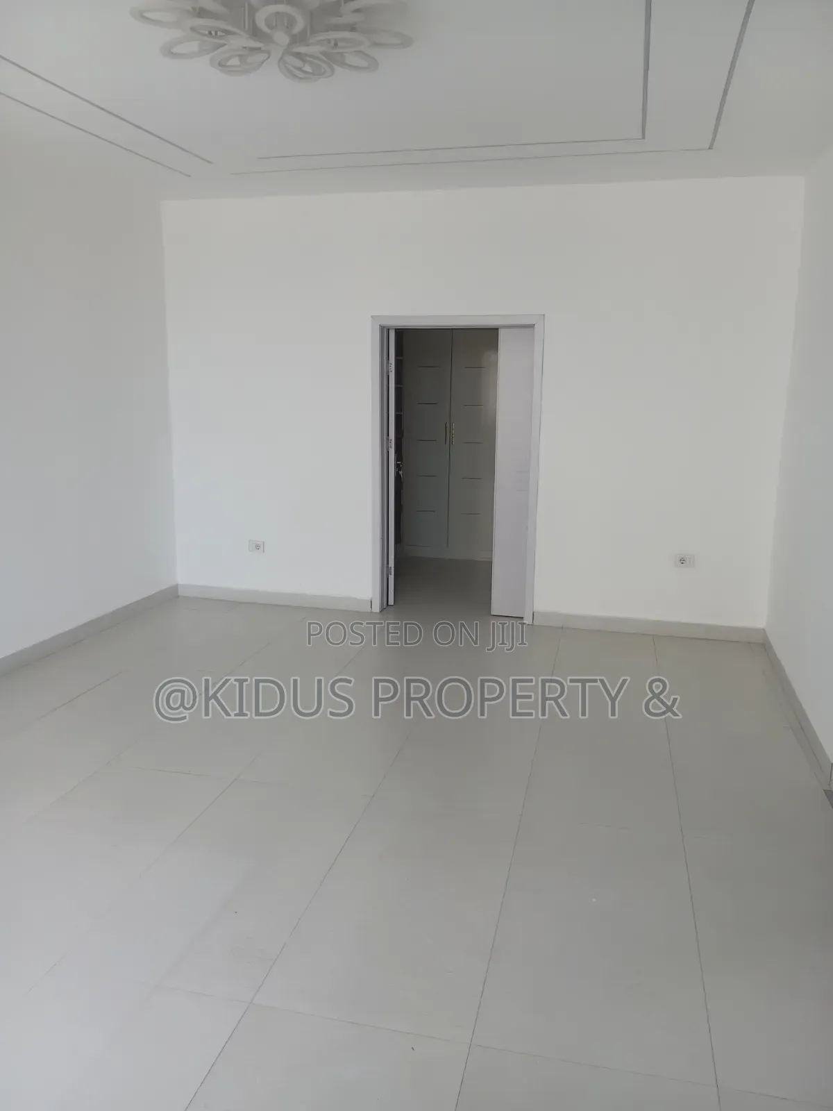 7bdrm Townhouse / Terrace in Lebu Medhaniyaleme, Nifas Silk-Lafto