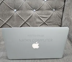 New Laptop Apple MacBook Pro 2015 8GB Intel Core i7 SSD 256GB