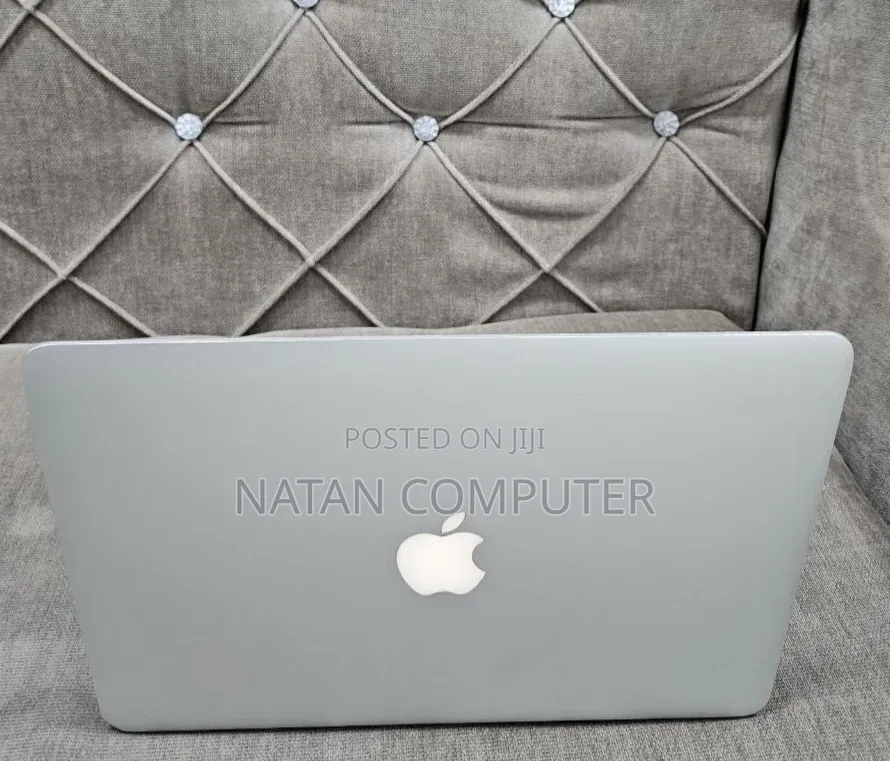 New Laptop Apple MacBook Pro 2015 8GB Intel Core i7 SSD 256GB