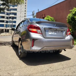 Mitsubishi Attrage 2022 Gray