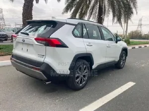 New Toyota RAV4 Hybrid 2024 White