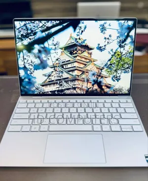 New Laptop Dell XPS 13 8GB Intel Core i5 SSD 256GB
