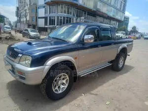 Mitsubishi L200 Double Cab 2.0 4WD 2001 Blue