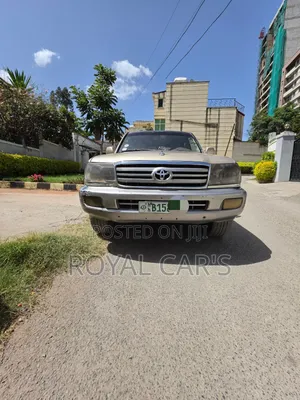 Toyota Land Cruiser 2004 Gold