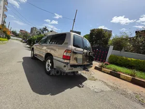 Toyota Land Cruiser 2004 Gold