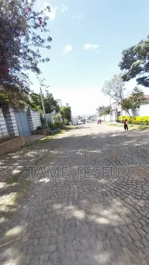 6bdrm House in የካ ኪዳን ምህረት, Yeka for sale