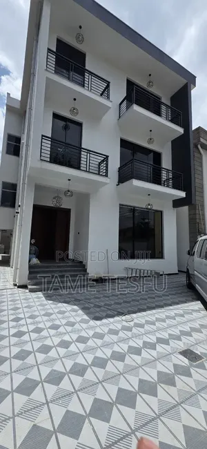 Furnished 8bdrm House in ሀያት, Bole for sale