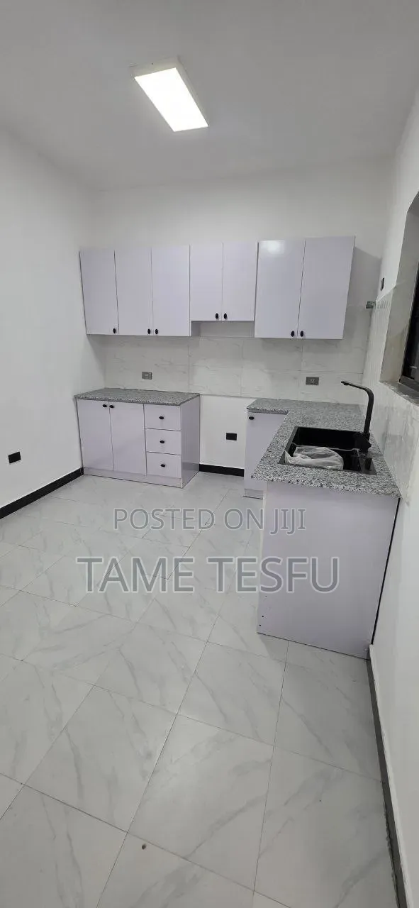 Furnished 8bdrm House in ሀያት, Bole for sale