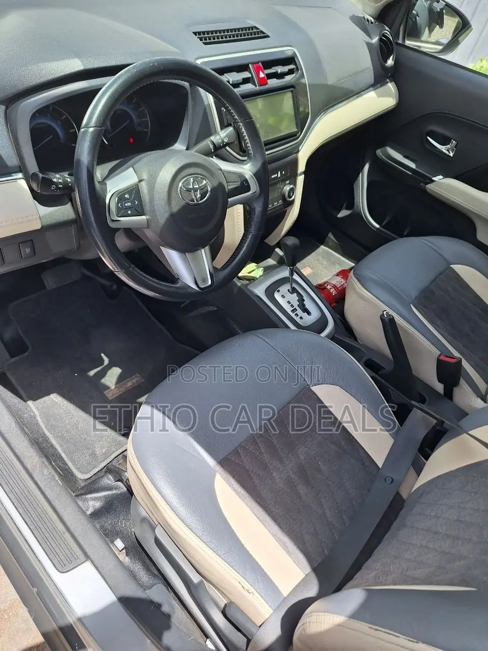 Toyota Rush 2022 Silver