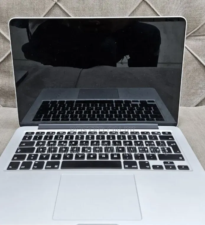 New Laptop Apple MacBook 2015 8GB Intel Core i5 SSD 128GB